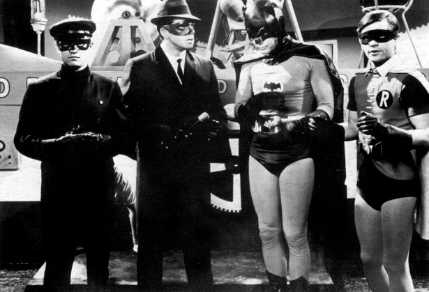Çok bilen yoktur ama 1960'larda iki suç savaşçısı ekip aslında bir araya gelmişlerdi. Batman'66 Meets Green Hornet bu hikayenin kaldığı yerden devam edecek.