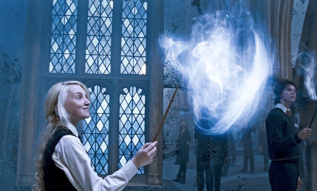 EVANNA LYNCH as Luna Lovegood in Warner Bros. Pictures' fantasy "Harry Potter and the Order of the Phoenix.  PHOTOGRAPHS TO BE USED SOLELY FOR ADVERTISING, PROMOTION, PUBLICITY OR REVIEWS OF THIS SPECIFIC MOTION PICTURE AND TO REMAIN THE PROPERTY OF THE STUDIO. NOT FOR SALE OR REDISTRIBUTION