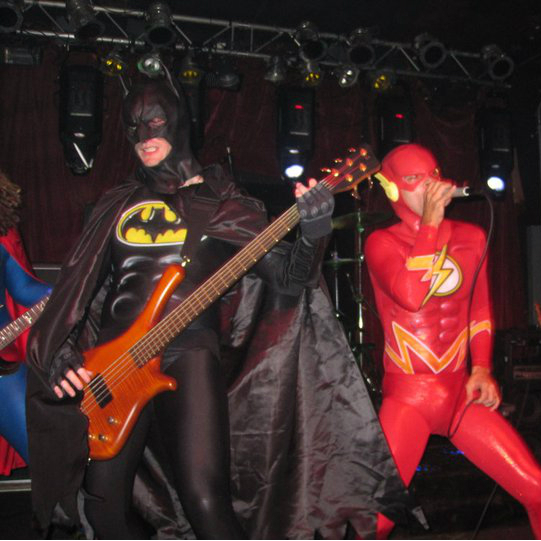 Batman ve Flash Sahnede Yardırırken