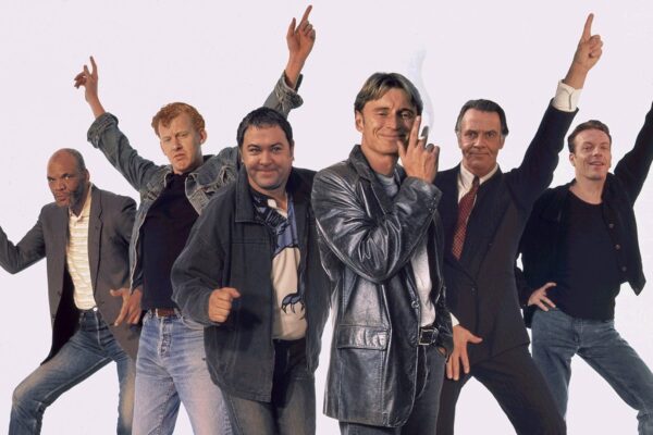 The Full Monty filminin kadrosu stüdyo fotoğrafında
