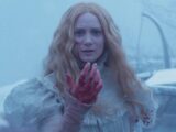 CRIMSON PEAK – İçinde Hayalet Olan Bir Görümce Hikayesi