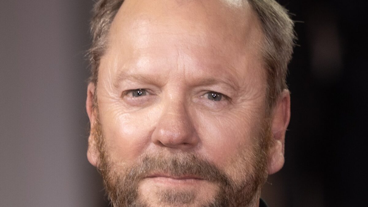 Kiefer Sutherland-3585 (cropped)