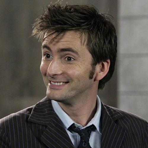 Katiyen Doymayalım Diye: TENNANT’ı Bir De HBO Komedisinde İzleyin!