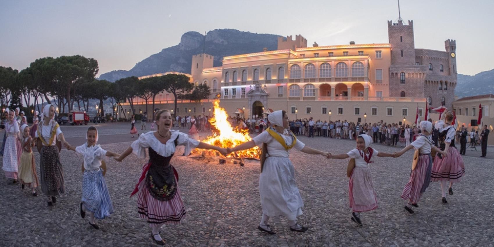 Midsommar Övmeye Doyamadık; Köklerini Deşerek MIDSUMMER Neymiş