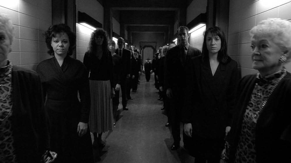 X-Files dizisinin Beyond the Sea adlı bölümünün final sahnelerinden bir görsel.