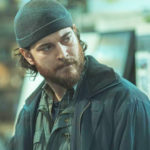 2024 çıkışlı Netflix yapımı yerli bilim kurgu Kübra filminden Çağatay Ulusoy tarafından canlandırılan Gökhan Ahinolu karakterinin de bulunduğu bir görsel.