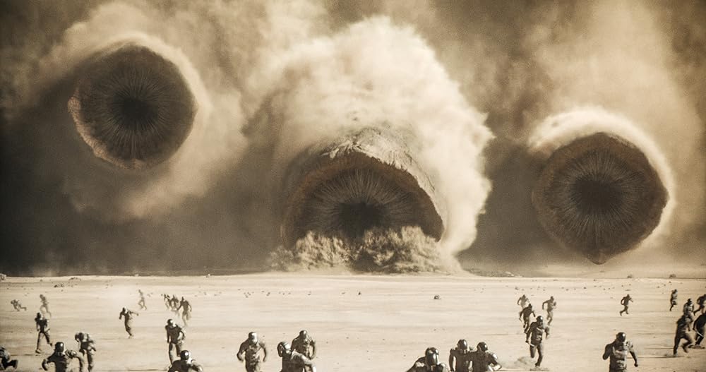 Dune Part 2 filminden kum solucanlarının da olduğu bir görsel.