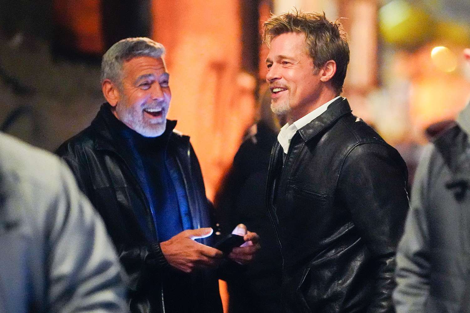 george clooney ve brad pitt - wolfs filmi