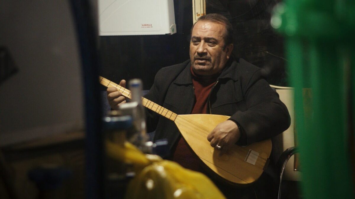 2m² filminden bir kare